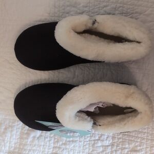 NIB RockDove Women's Sierra Faux Leather Bootie Slipper Size 9